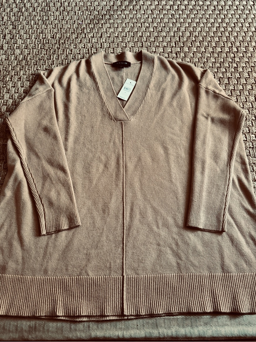 NWT Ann Taylor Women’s V-Neck Sweater in Camel